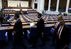 Депутатите ще провеждат редовен парламентарен контрол вместо да почиват на