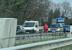 Няма пострадали при инцидента задържаните са транспортирани с друг автомобилИнцидент