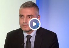 Според депутата от ПП ДБ мнозинството в парламента се крепи на