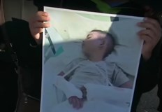 Момчето е със счупени ръце след като мъжът го хвърлил