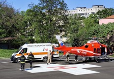 Машината кацна за първи път на новата площадка в двора