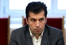 Бившият премиер е обвинен в превишаване на права и длъжностно