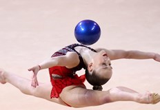 Българката покори публиката с безупречно изпълнениеБългарската грация Стилияна Николова продължава