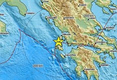 Трусът е локализиран на 111 километра от град ПатраЗеметресение с