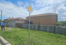 Вероятно обяснение на тези действия е че така са могли