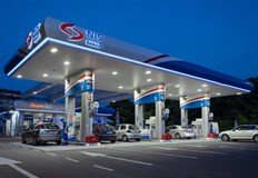 Руският енергиен гигант ще продаде 19 те си бензиностанции и ще