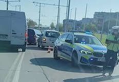 Пешеходката е транспортирана в болница със съмнение за счупен кракИнцидент