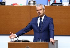 Политическа шизофрения тресе ПП ДБ в отношението към ПеевскиСитуацията в българския