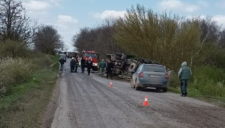 Трафикът в района е затруднен, обезопасяването продължава Трафикът в района е затруднен, обезопасяването продължава