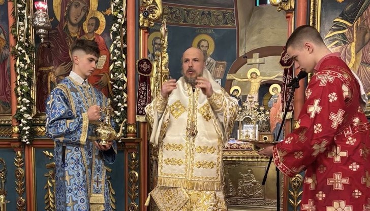 Викарият на Русенския митрополит ще предстои на две тържествени служби, посветени на Христовите страдания