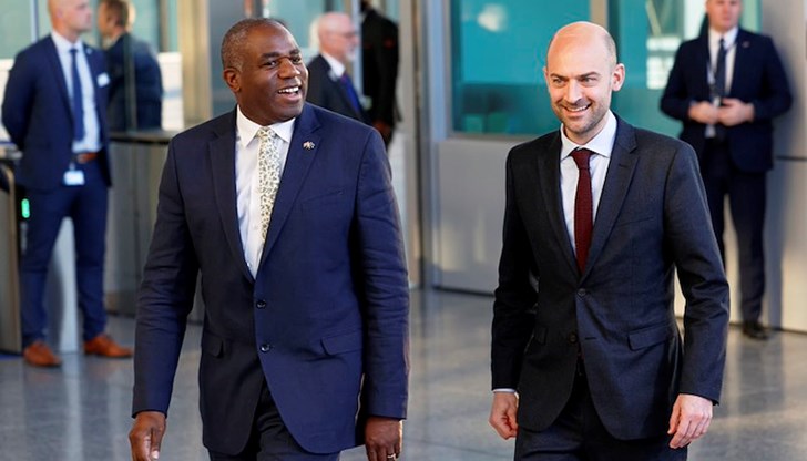 Дейвид Лами не скри разочарованието си по време на срещата с френския си колега Жан-Ноел Баро