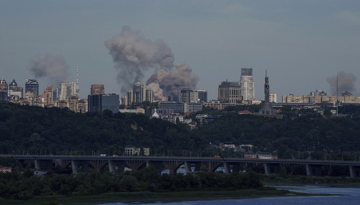 Възобновени атаки в Украйна след края на великденското примирие Възобновени атаки в Украйна след края на великденското примирие
