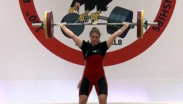 Мария Магдалена Кирева спечели златен медал в изхвърлянето на Европейското по вдигане на тежести