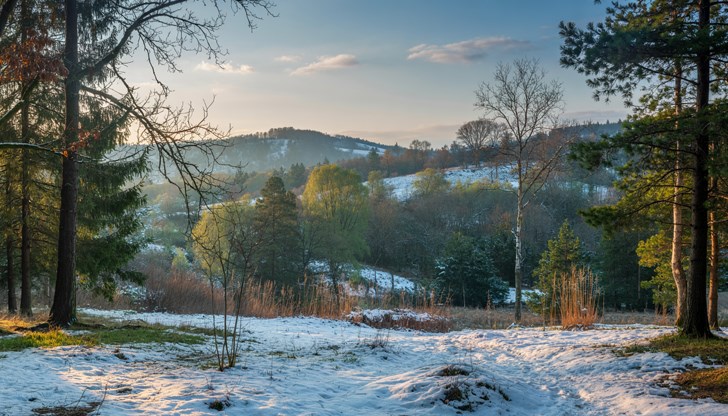 Метеоролозите предупреждават за усложнена пътна обстановка Метеоролозите предупреждават за усложнена пътна обстановка