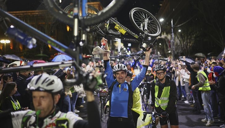 От Нови Сад до Страсбург: Студентски протест на две колела