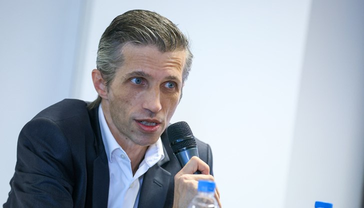 Политическите амбиции за евро не отговарят на икономическата реалност