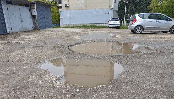 Община Русе не е положила "капка асфалт" въпреки събирането на данъци