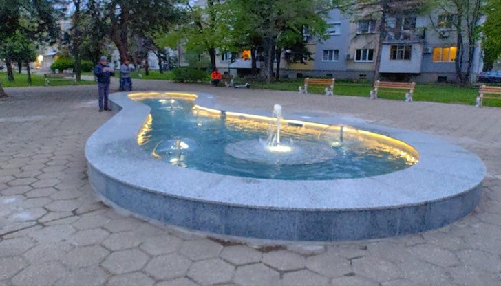 Съоръжението е изцяло обновено с мраморна облицовка, водни дюзи и нощно осветление