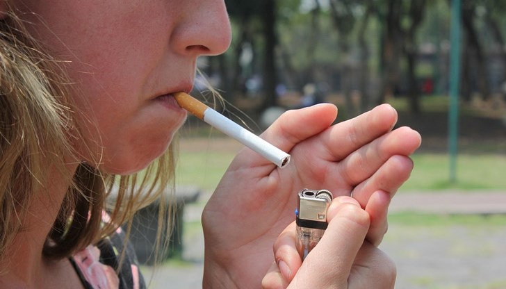 Очаква се забрана за пушене и в заведенията на открито