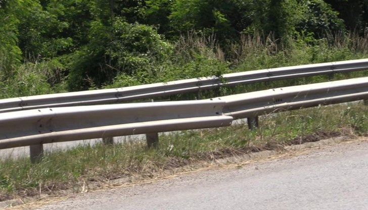 Протестиращи граждани настояват за оставката и на шефа на Агенцията инж. Йордан Вълчев Протестиращи граждани настояват за оставката и на шефа на Агенцията инж. Йордан Вълчев