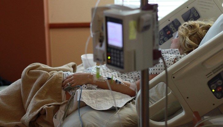 Близките на пострадалата жена твърдят, че е оставена без адекватни медицински грижи