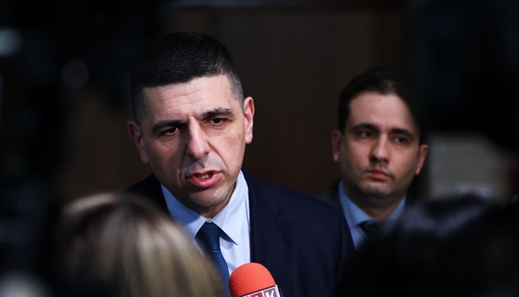 Пеевски е инсталирал собствената си операционна система на платформата на ГЕРБ