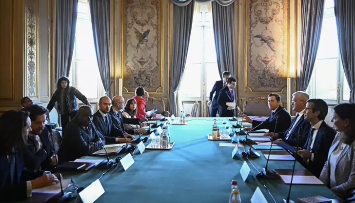 Преговорите в Елисейския дворец