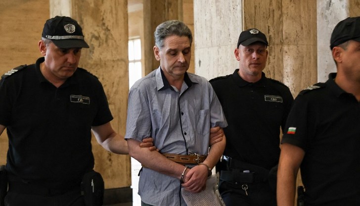 Експертиза разкри, че убиецът на психолога е бил на метър разстояние от него