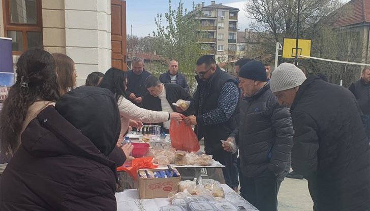 Събитието се стоя в двора на Духовното училище Събитието се стоя в двора на Духовното училище