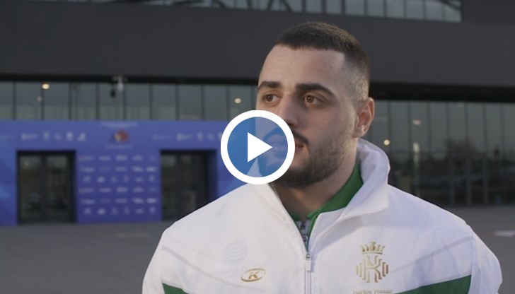 Мога да слушам химна всеки ден, жертвам здравето и социалния си живот