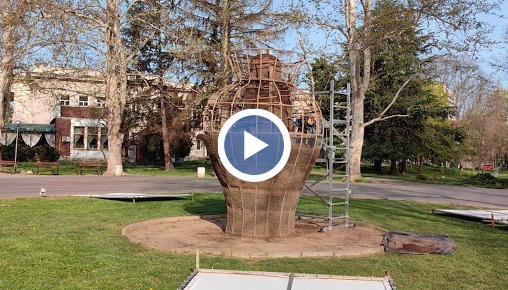 Пръстта и водната инсталация на емблематичния обект се обновяват изцяло