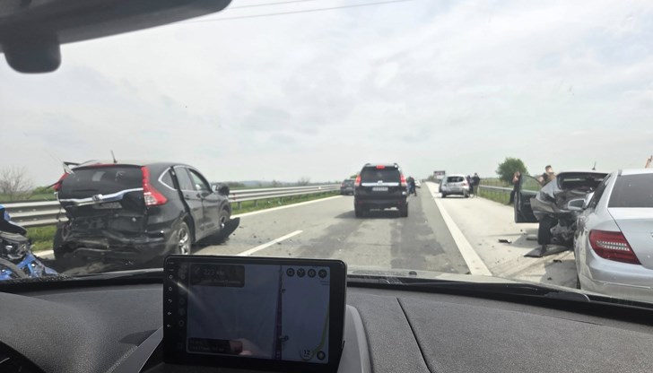 Материалните щети по автомобилите са сериозни