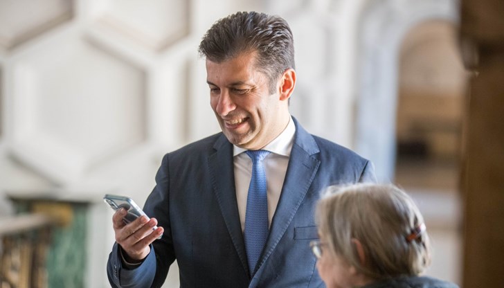 Съдът гледа делото срещу Кирил Петков за превишаване на правомощия