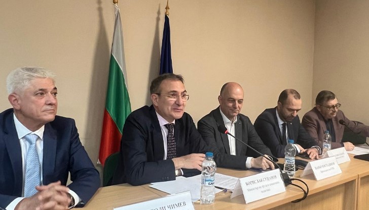 Министърът на труда обеща пътна карта за подобрения в пенсионната система до шест месеца