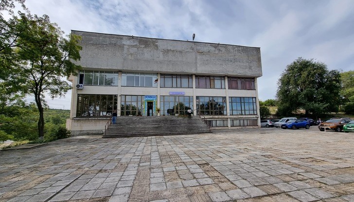 Изявеният преподавател ще сподели своя опит и възгледи за връзката между технологиите и човешкия ум