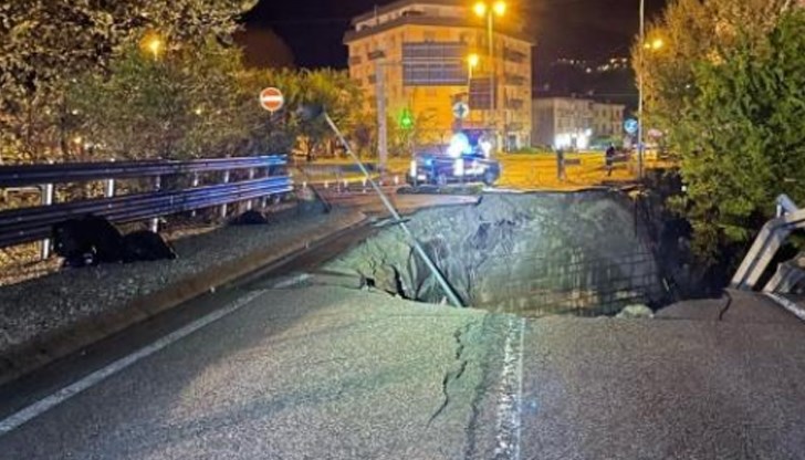 Двете жертви са паднали с кола в голяма дупка