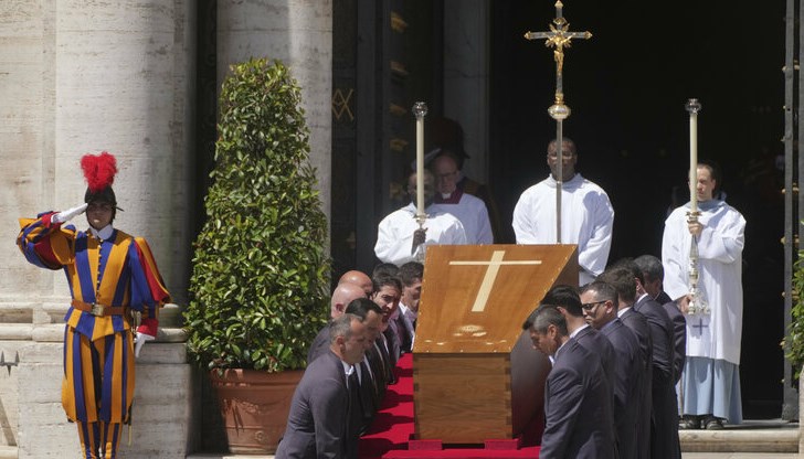 Ковчегът на Светия отец е положен в римската базилика „Санта Мария Маджоре" Ковчегът на Светия отец е положен в римската базилика „Санта Мария Маджоре"