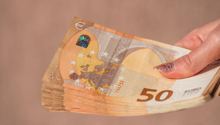 Необанката не разкрива подробности за точния брой компенсирани клиенти