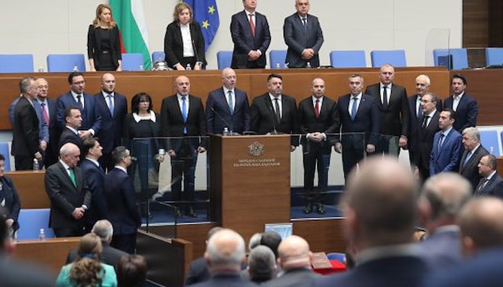 Само 54 депутати подкрепиха искането за оставка на правителството