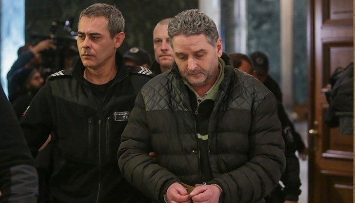Обвиняемият Румен Тонев е застрелял психолога във входа на блока заради зацапана врата