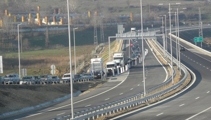 Трафикът ще се осъществява в една лента