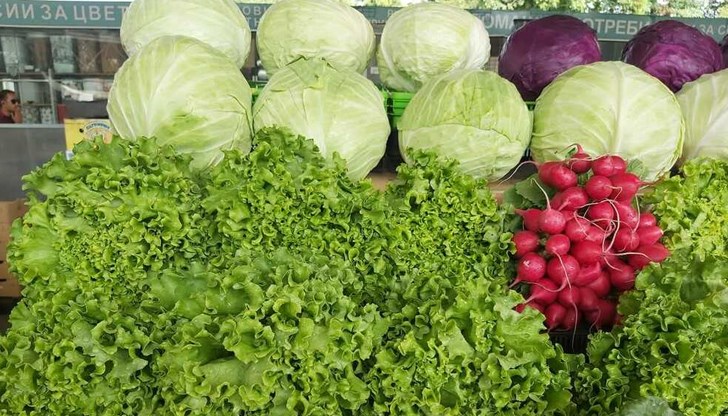 Зелената салата поскъпва с близо 19%, репичките с 11%