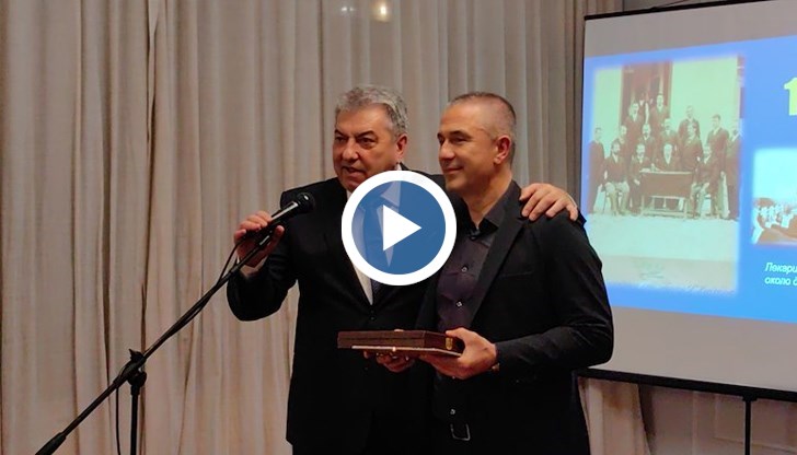 Началникът на хирургията д-р Симеон Симеонов получи приза "Златен скалпел"