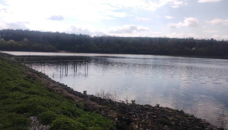 Областният управител Драгомир Драганов разпореди проверки, които показаха липса на фактори, затрудняващи нормалното функциониране на водоемите