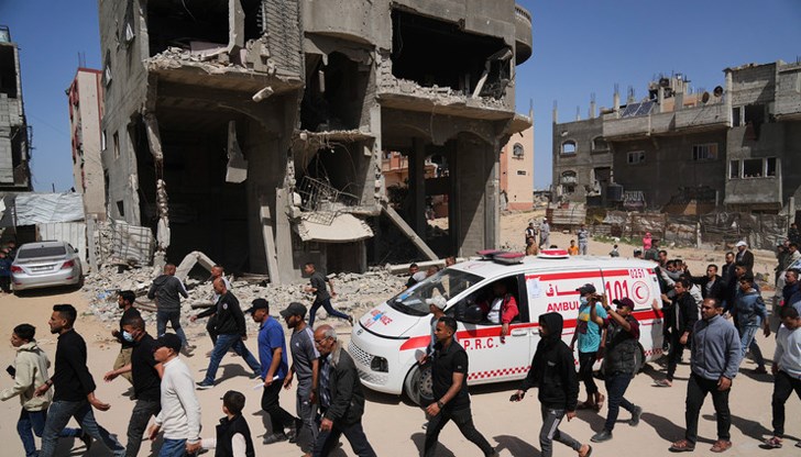 Среднощните бомбардировки взеха над 15 жертви