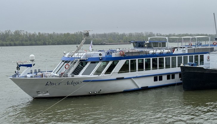 Фолклорна програма и традиционни ястия посрещнаха гостите от САЩ