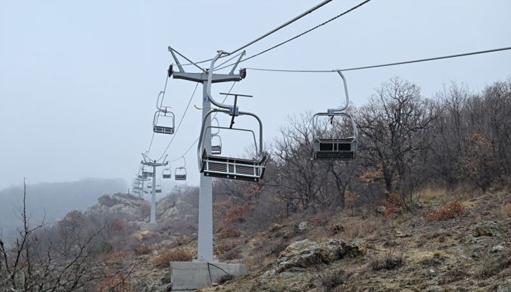 Двама души са откарани в болница