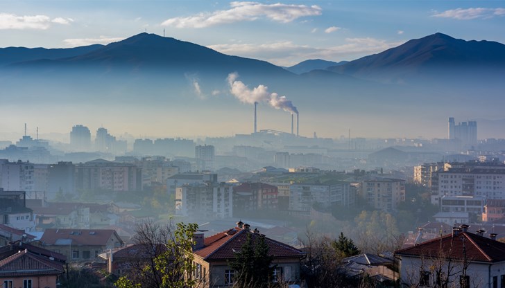 Докладът на IQAir: България диша по-чист въздух от съседите си на Балканите