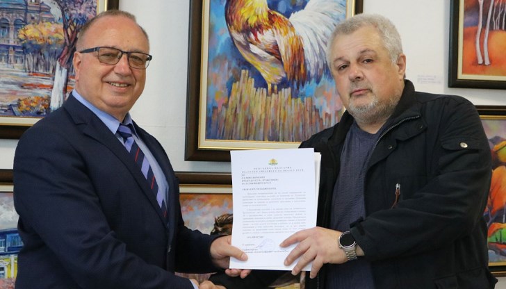 130 творби от 22-ма автори могат да бъдат разгледани до 7 май в галерията на ул. "Борисова" 6