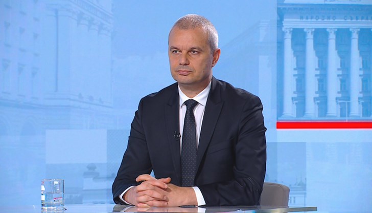 Лидерът на "Възраждане" критикува влизането на България в еврозоната и обвини опозицията, че на практика подкрепя правителството